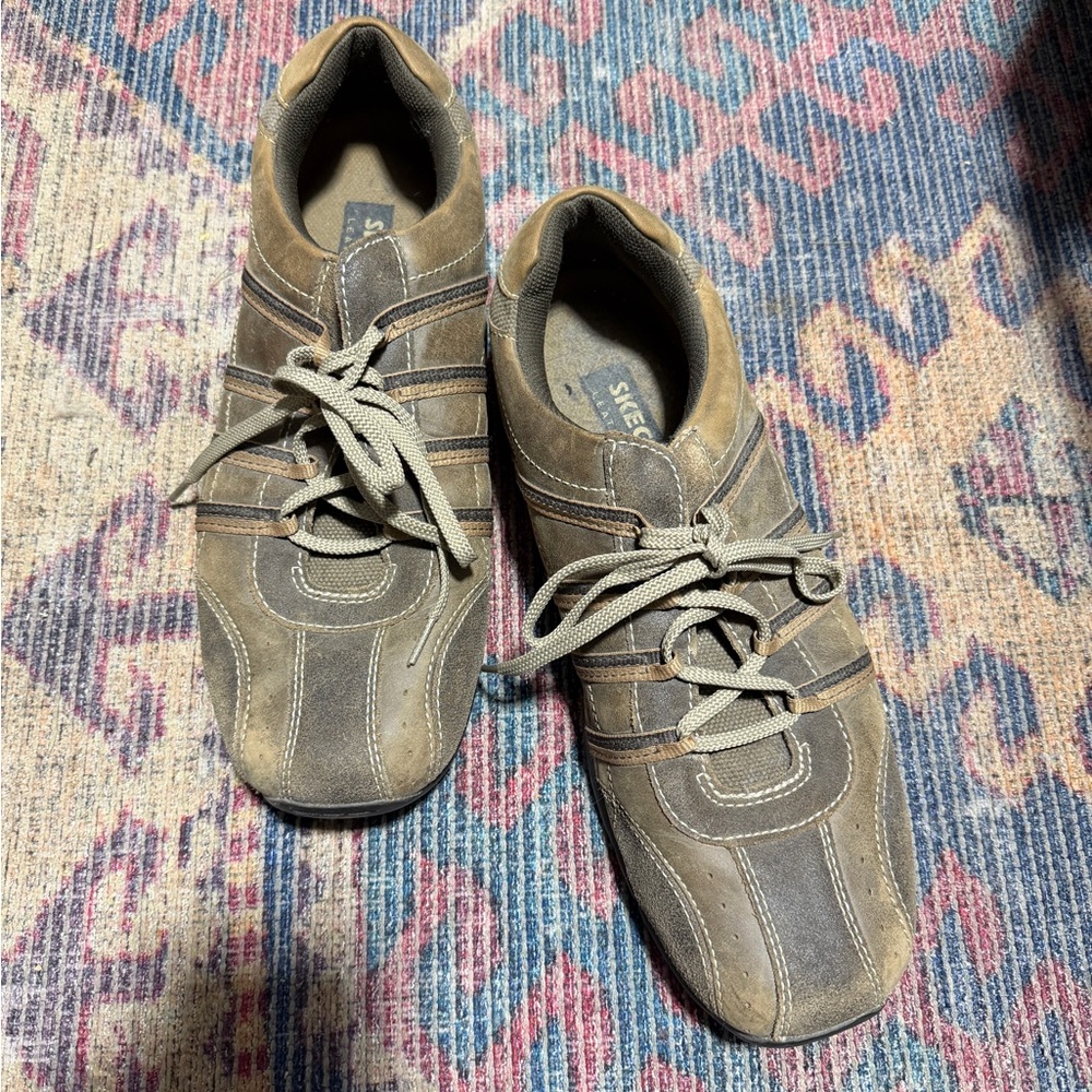 Sketchers Shoes